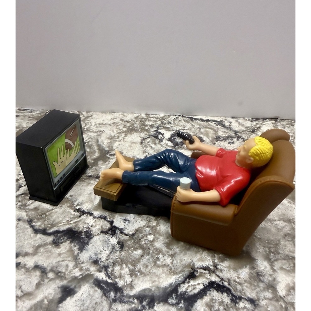 VTG RUSS DecoPac Couch Potato Man In Recliner W/ Remote TV Beer Cake Topper VTG